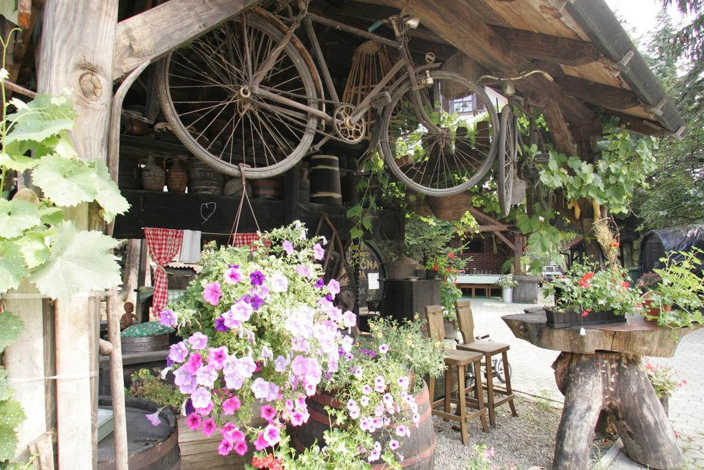 Farm Stay Frank Ozmec Wine And Glamping Estate Ljutomer Ngoại thất bức ảnh