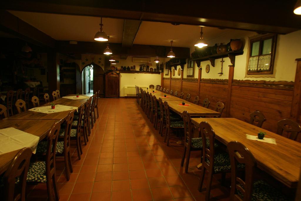Farm Stay Frank Ozmec Wine And Glamping Estate Ljutomer Ngoại thất bức ảnh